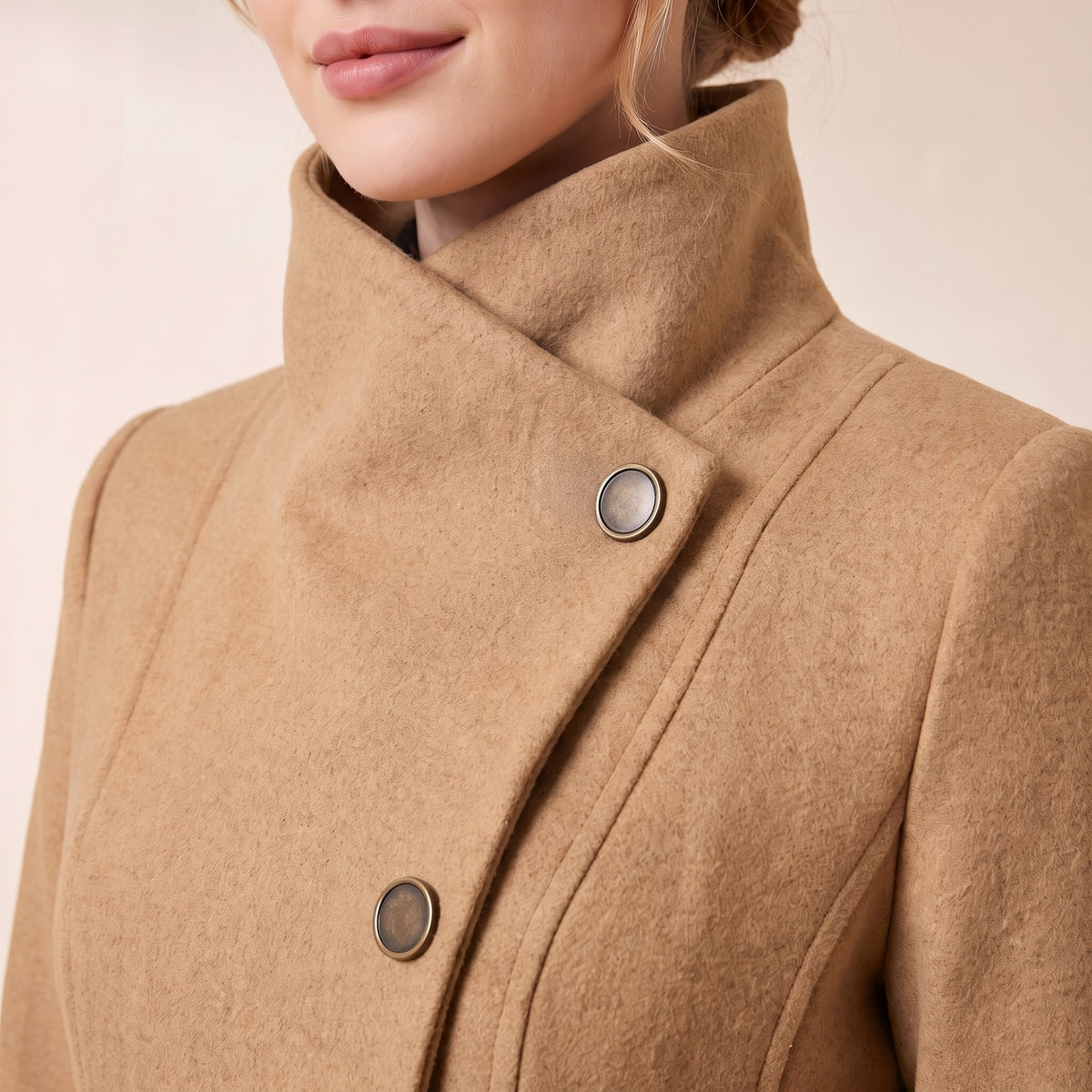 Cordelia coat, Khaki, funnel collar close-up