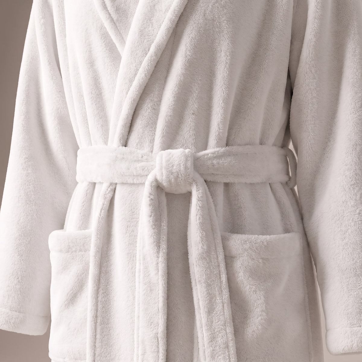 Elodie bathrobe, White, self-tie belt close-up