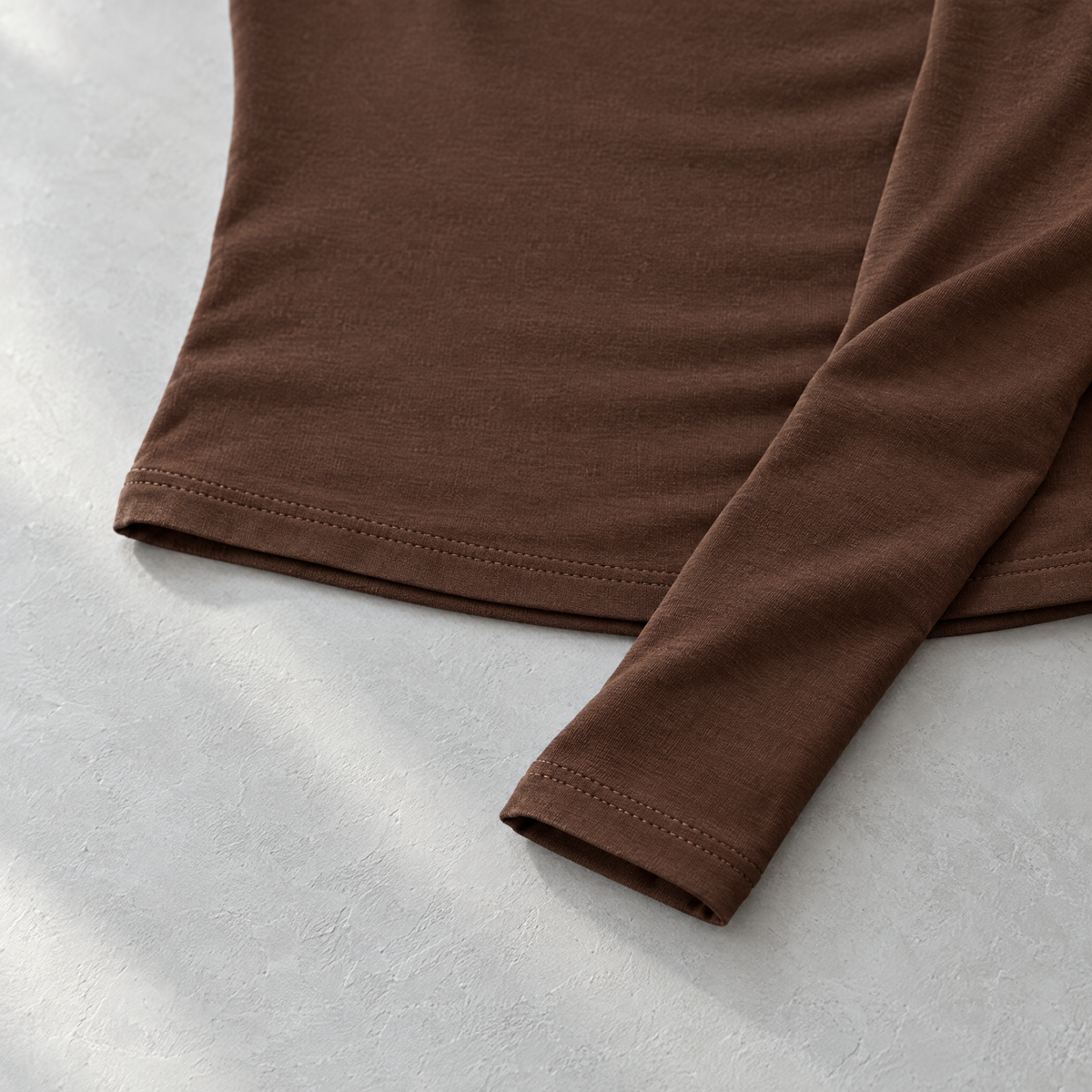 Noemi Slim Fit Long Sleeve Crew Neck Crop Top for Women - Ending at the waist.